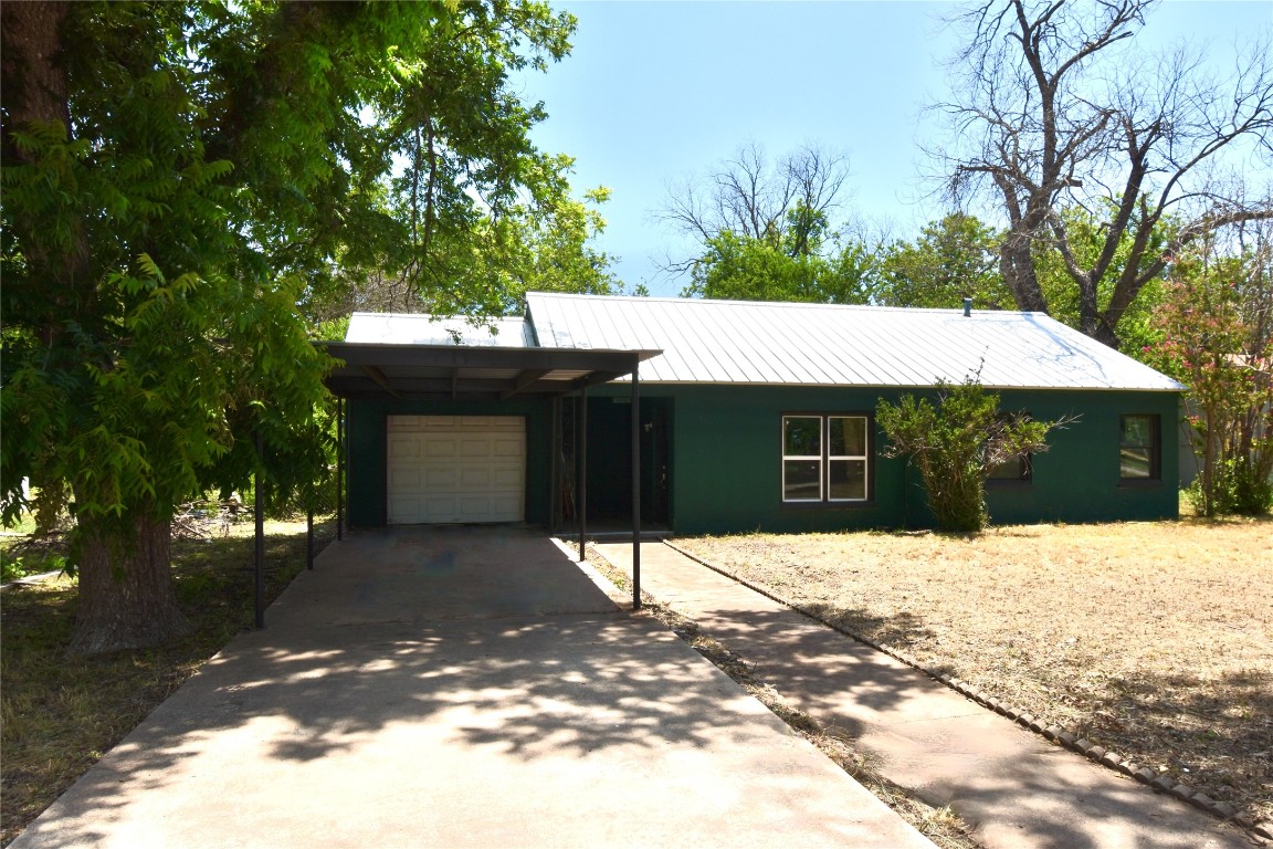 1905 S China Street Brady TX 76825