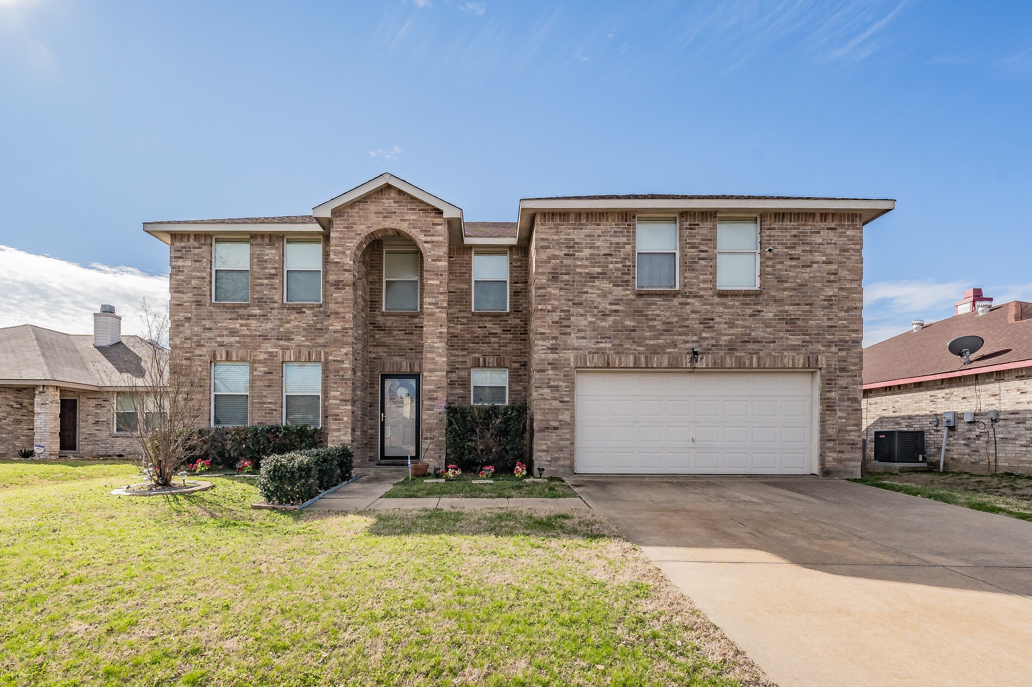 2147 W Grove Lane Grand Prairie TX 75052