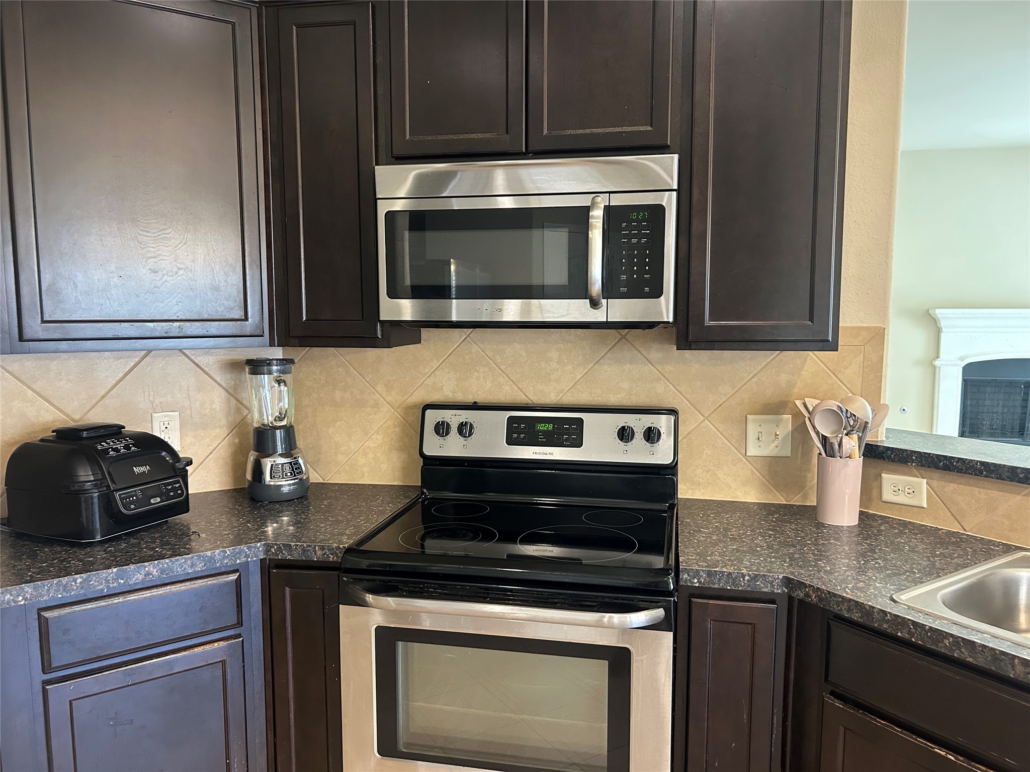 217 Villanova Drive Van Alstyne TX 75495