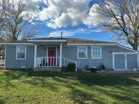 9059 Us Highway 377 Collinsville TX 76233