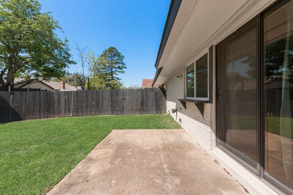 1656 Glenhill Lane Lewisville TX 75077