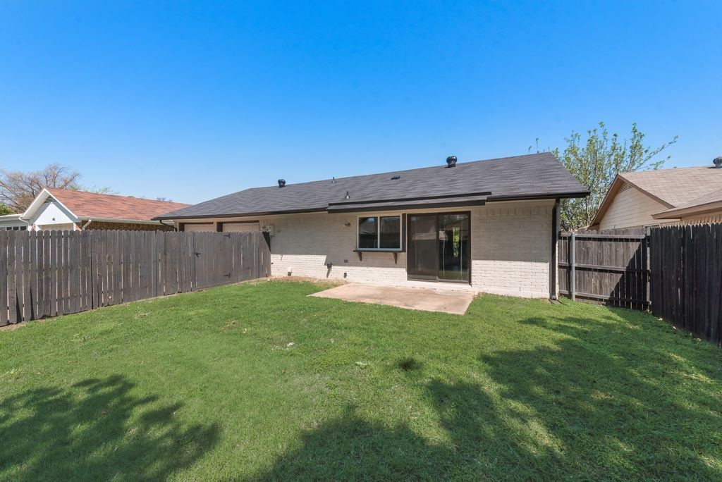 1656 Glenhill Lane Lewisville TX 75077