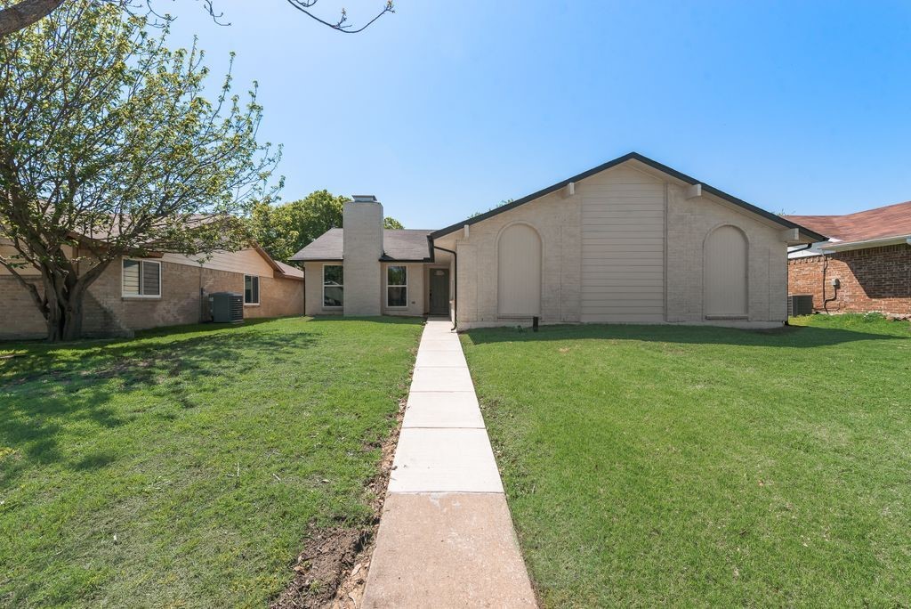 1656 Glenhill Lane Lewisville TX 75077
