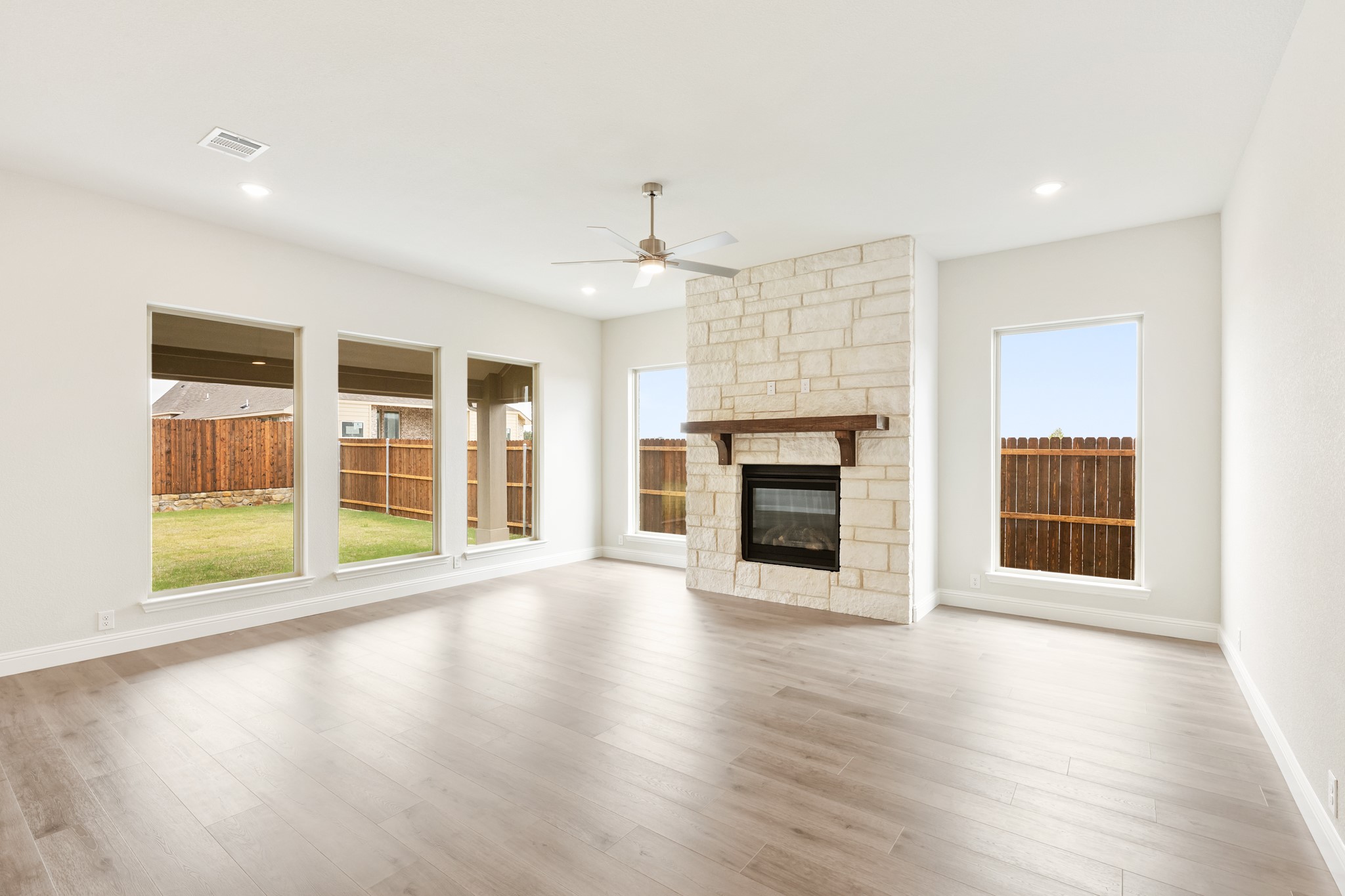 1617 Community Drive Cedar Hill TX 75116