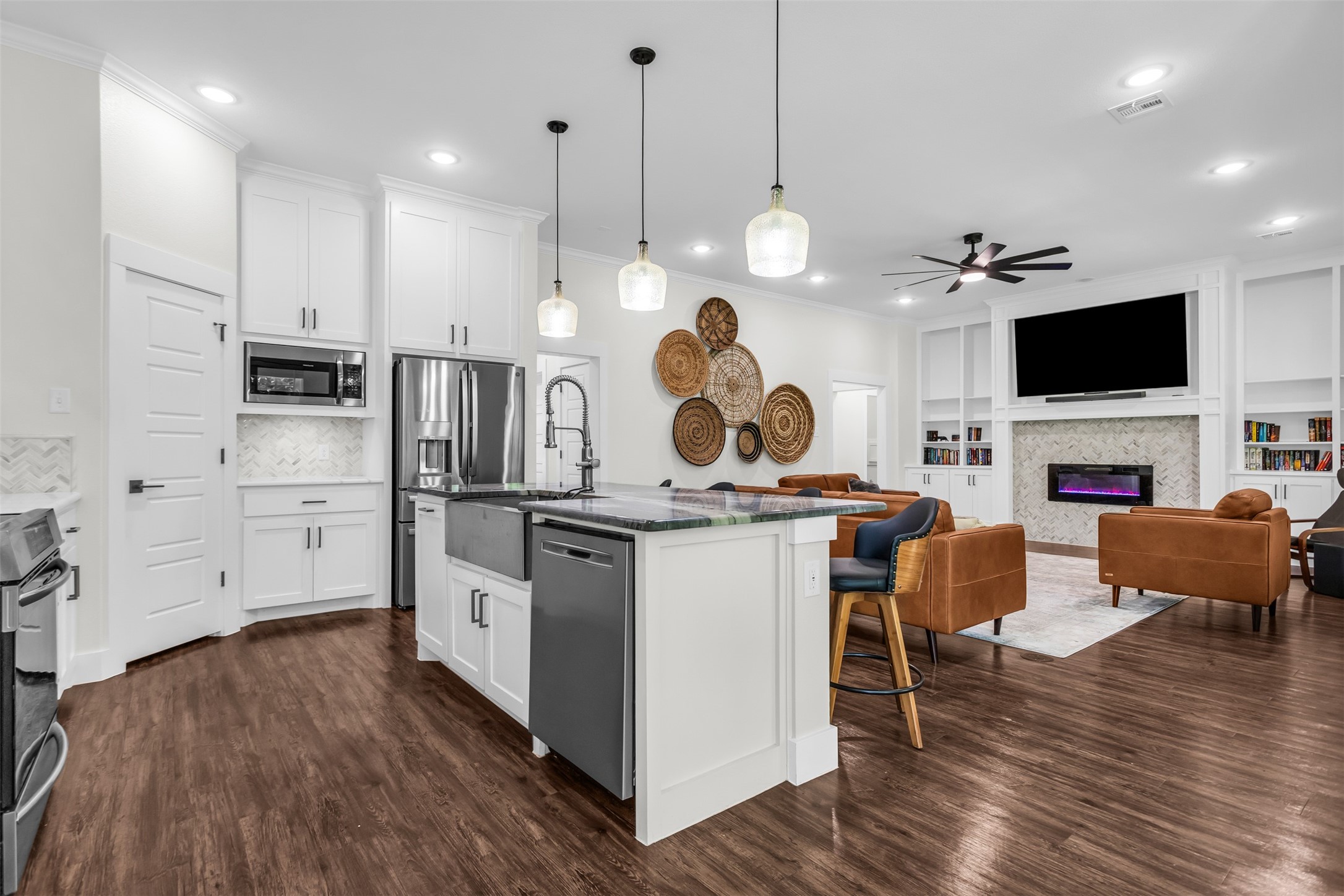 1028 W Day Street Denison TX 75020