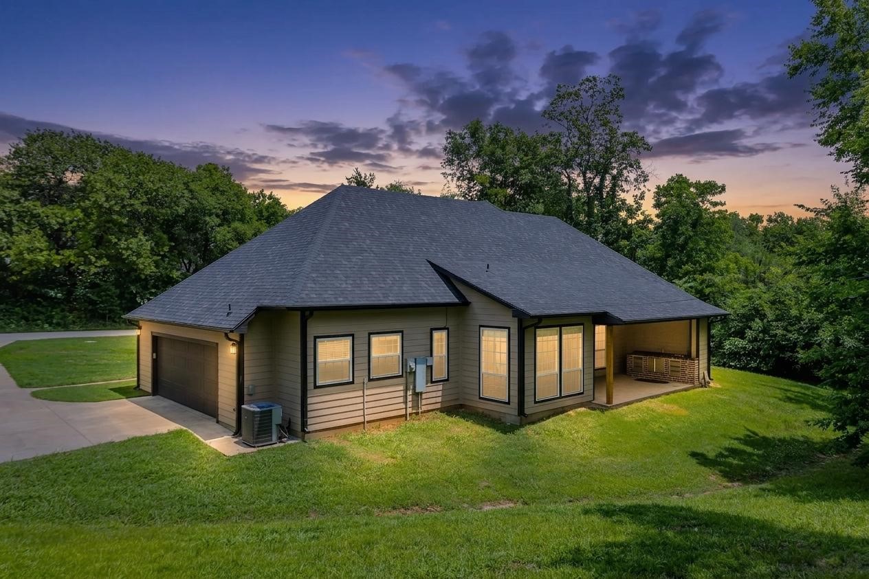 1028 W Day Street Denison TX 75020