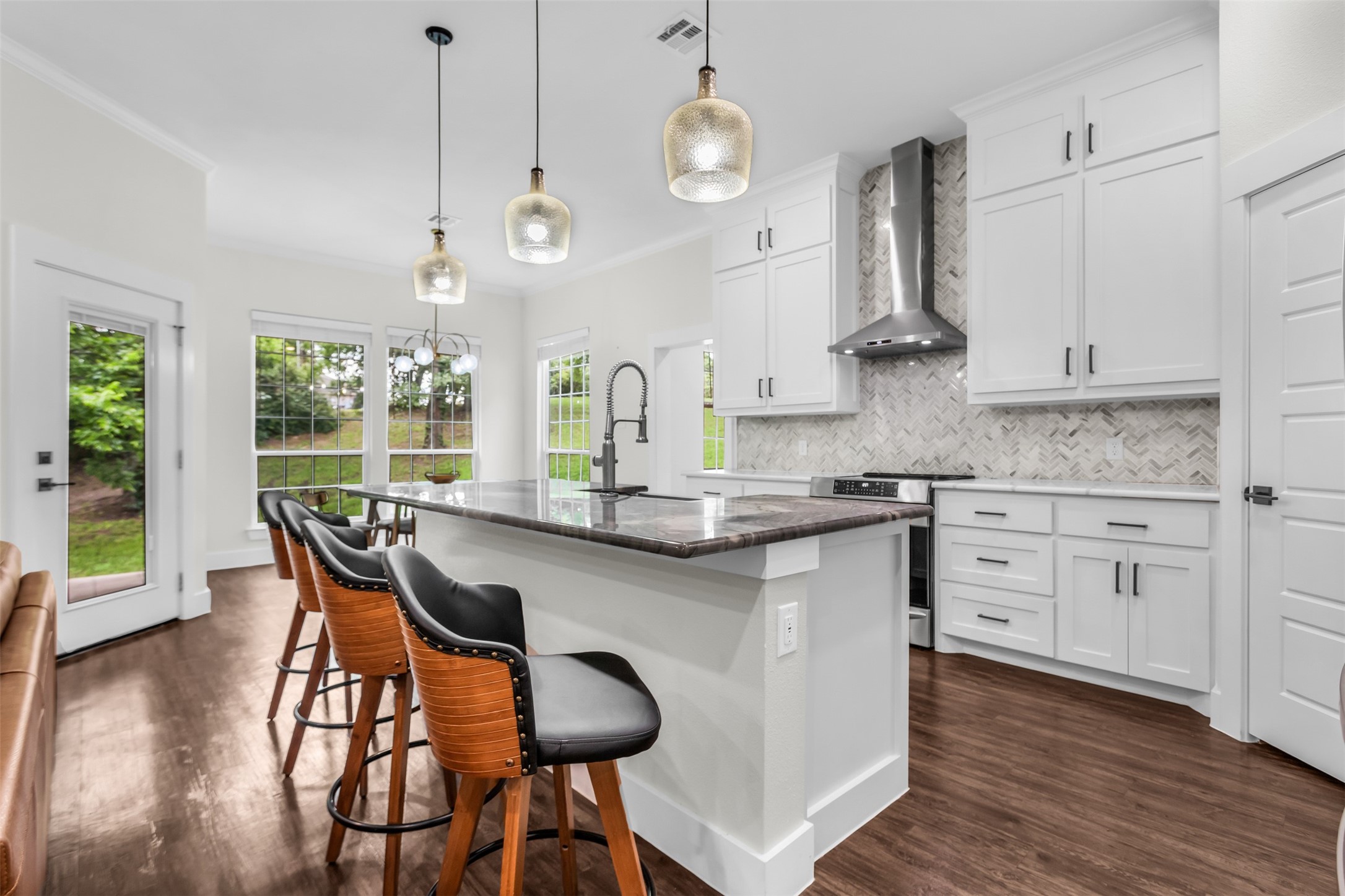 1028 W Day Street Denison TX 75020