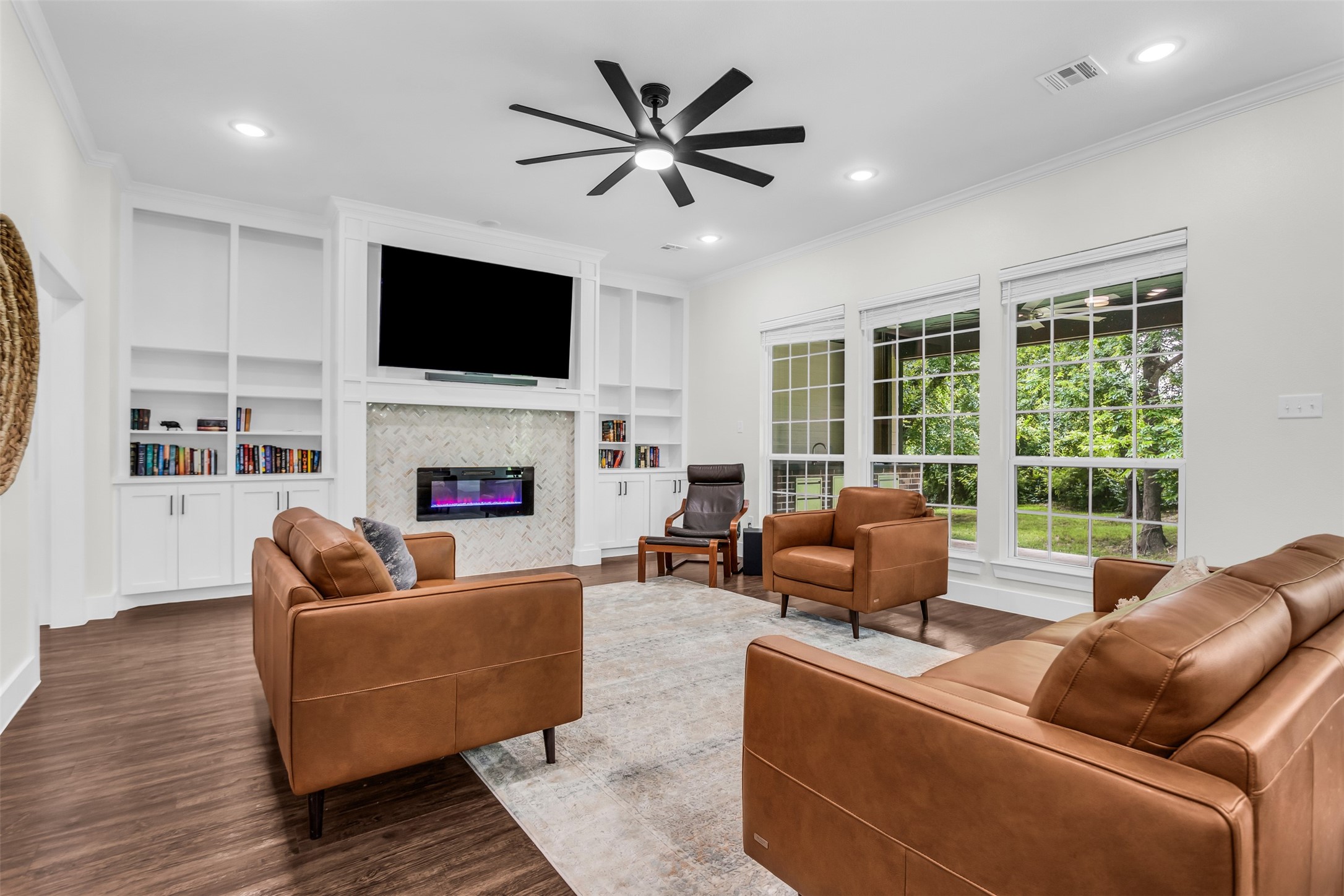 1028 W Day Street Denison TX 75020