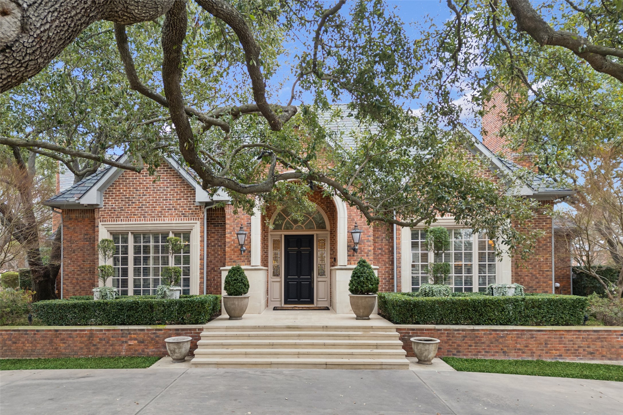 17601 Harbord Oaks Circle Dallas TX 75252