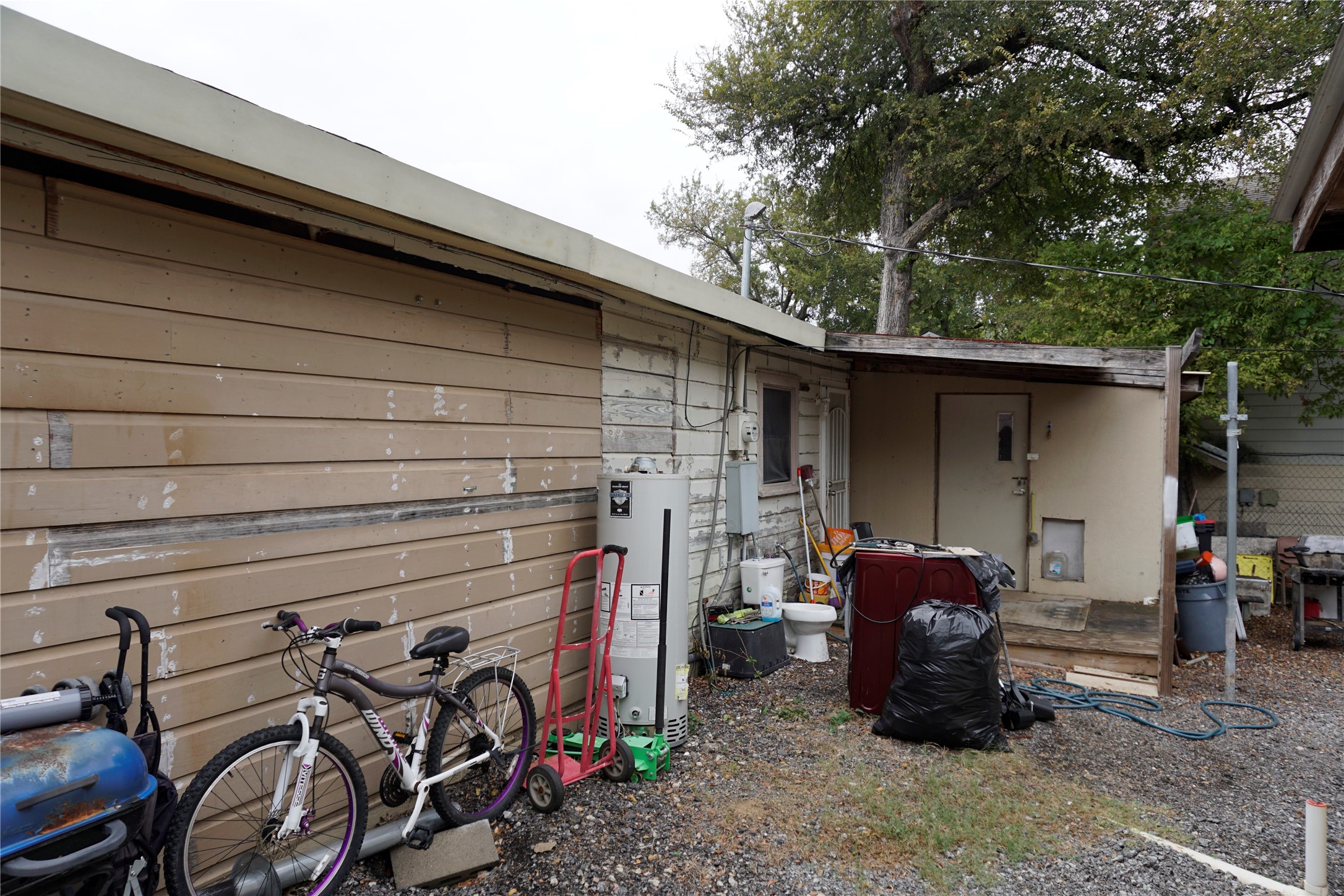 1307 Neptune Road Dallas TX 75216