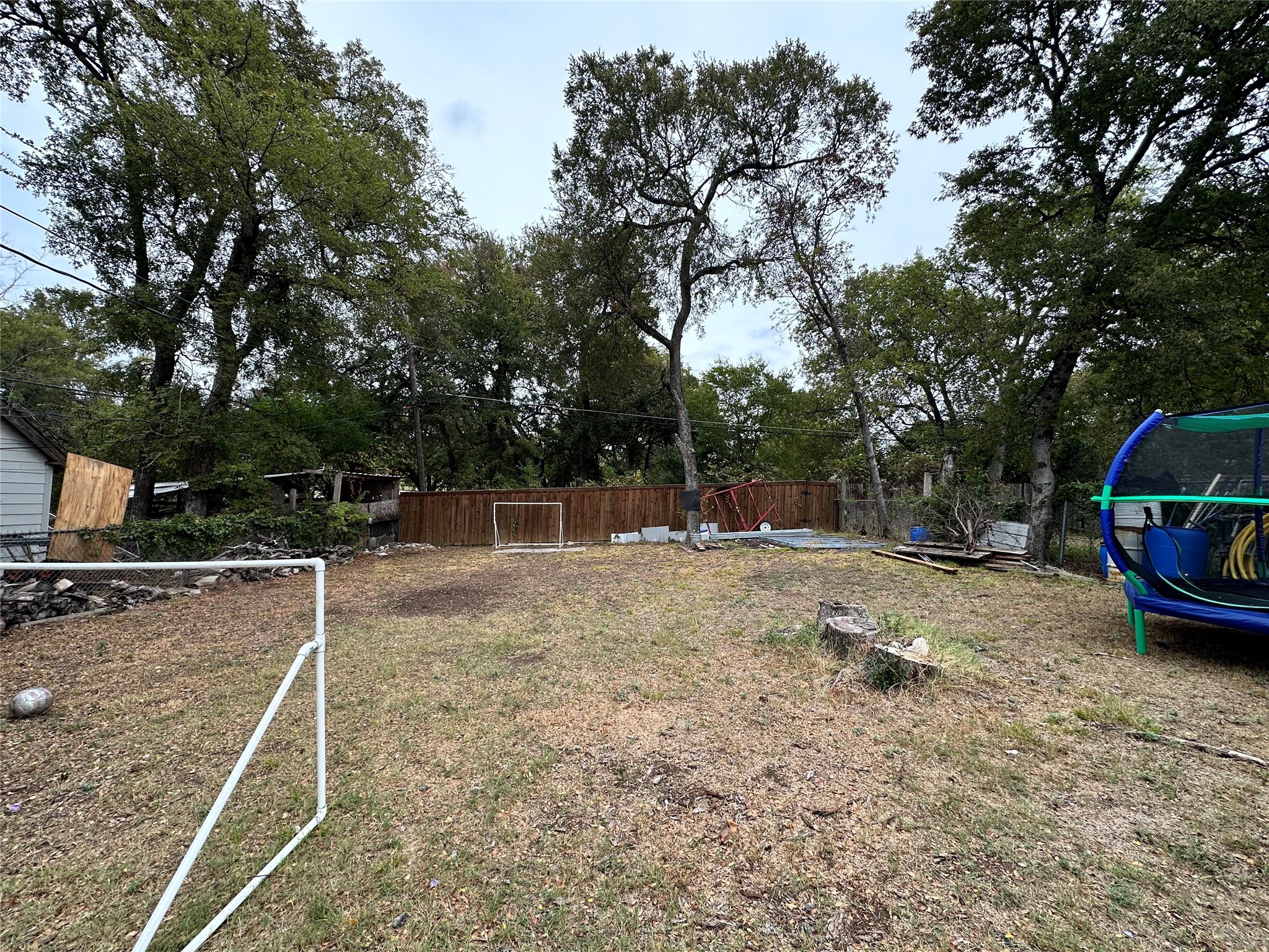 1307 Neptune Road Dallas TX 75216