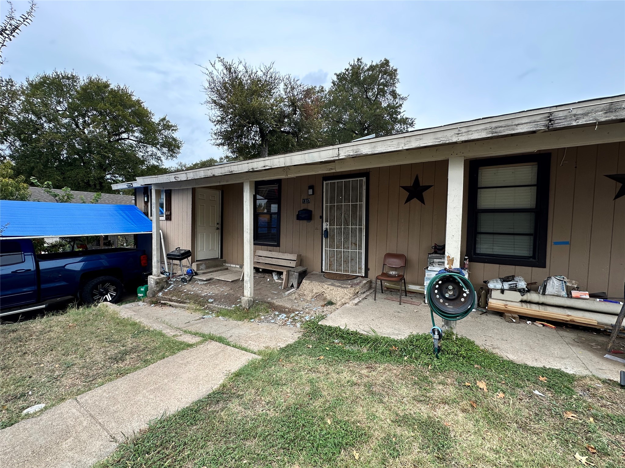 1307 Neptune Road Dallas TX 75216