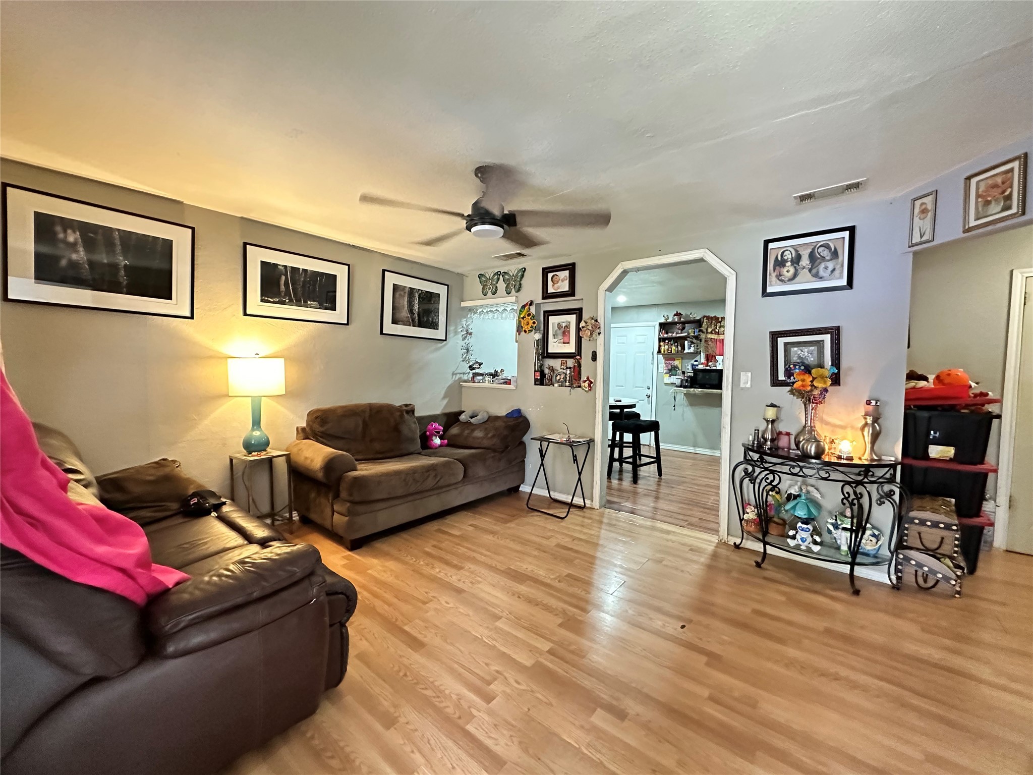 1307 Neptune Road Dallas TX 75216