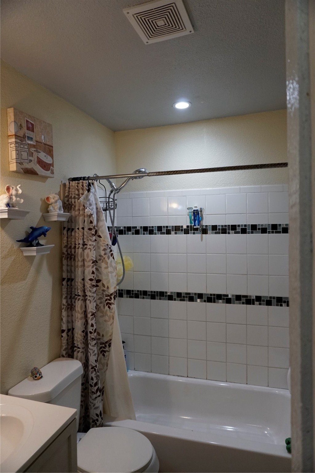 1307 Neptune Road Dallas TX 75216