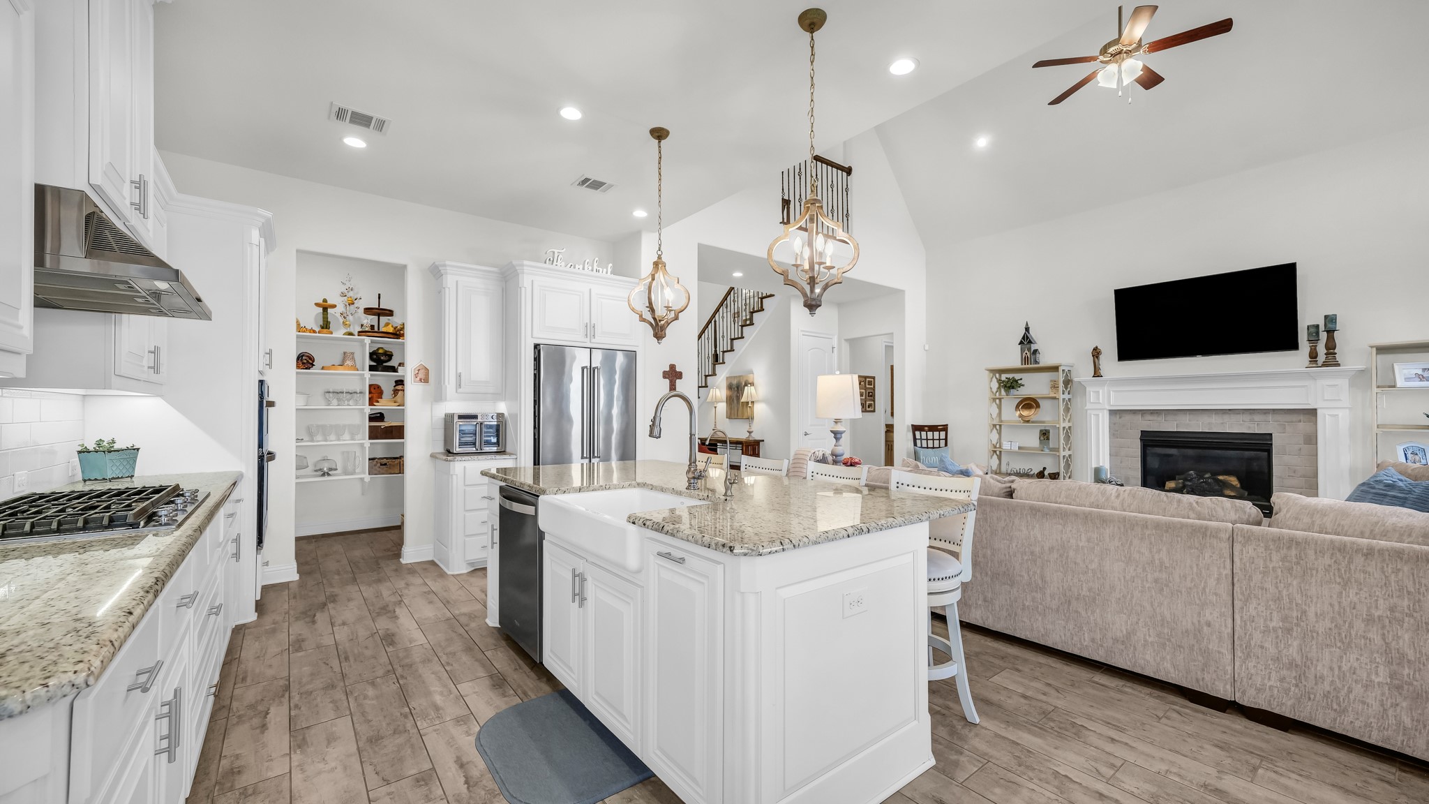 1709 Roundtree Circle E Fort Worth TX 76008