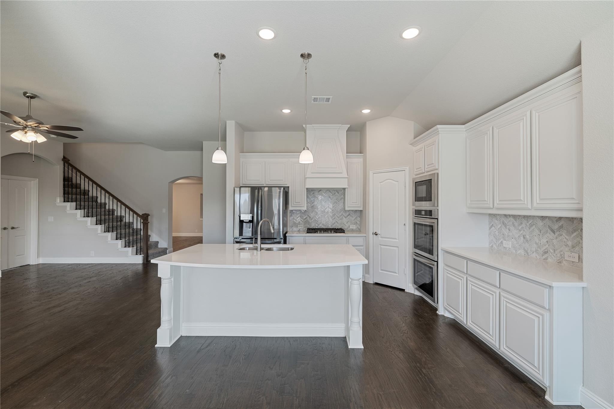 1008 Superbloom Avenue Justin TX 76247