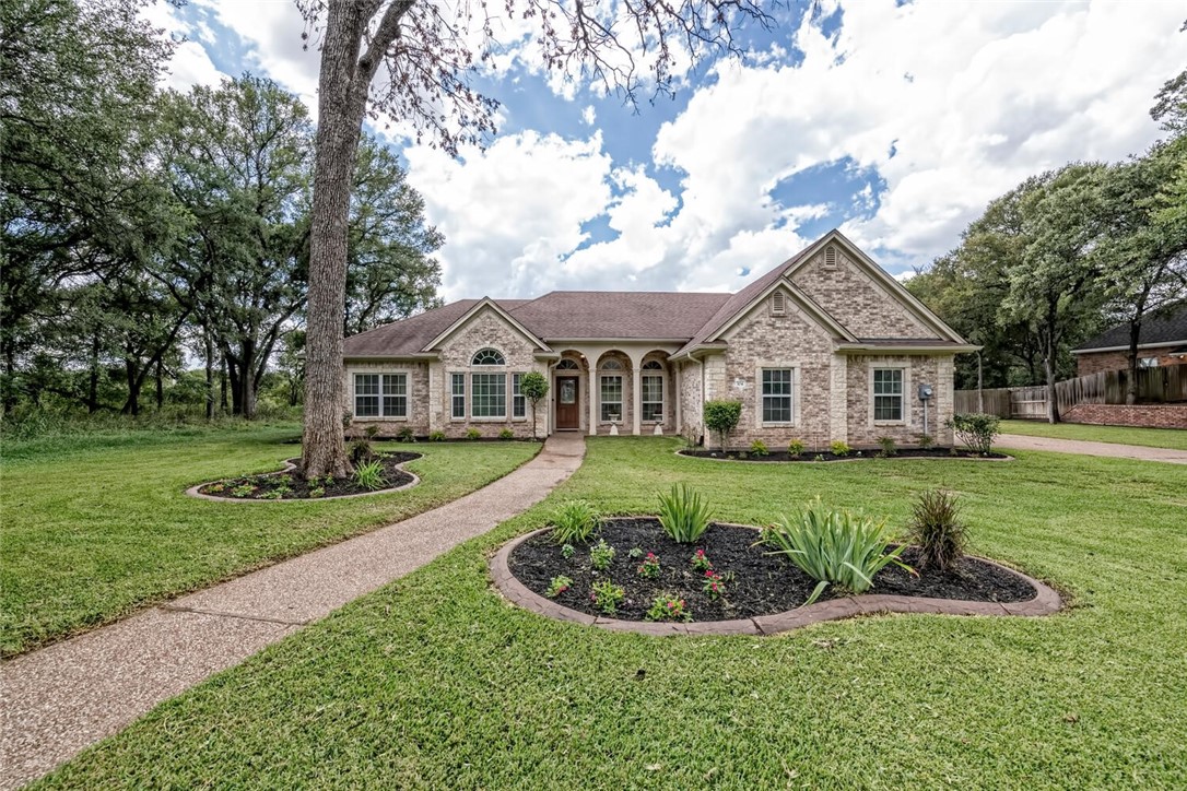 104 Lost Oaks Drive Waco TX 76705