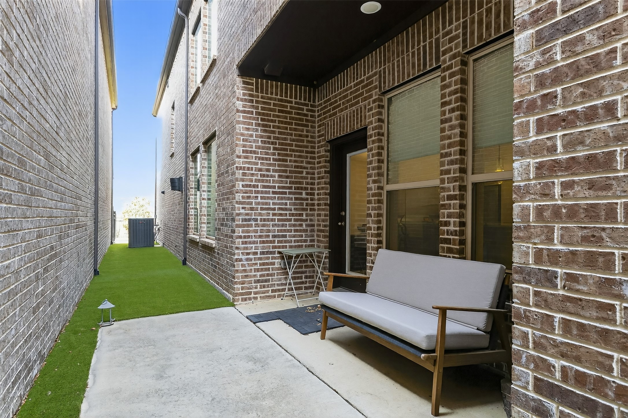 580 Courtyard Lane Irving TX 75039