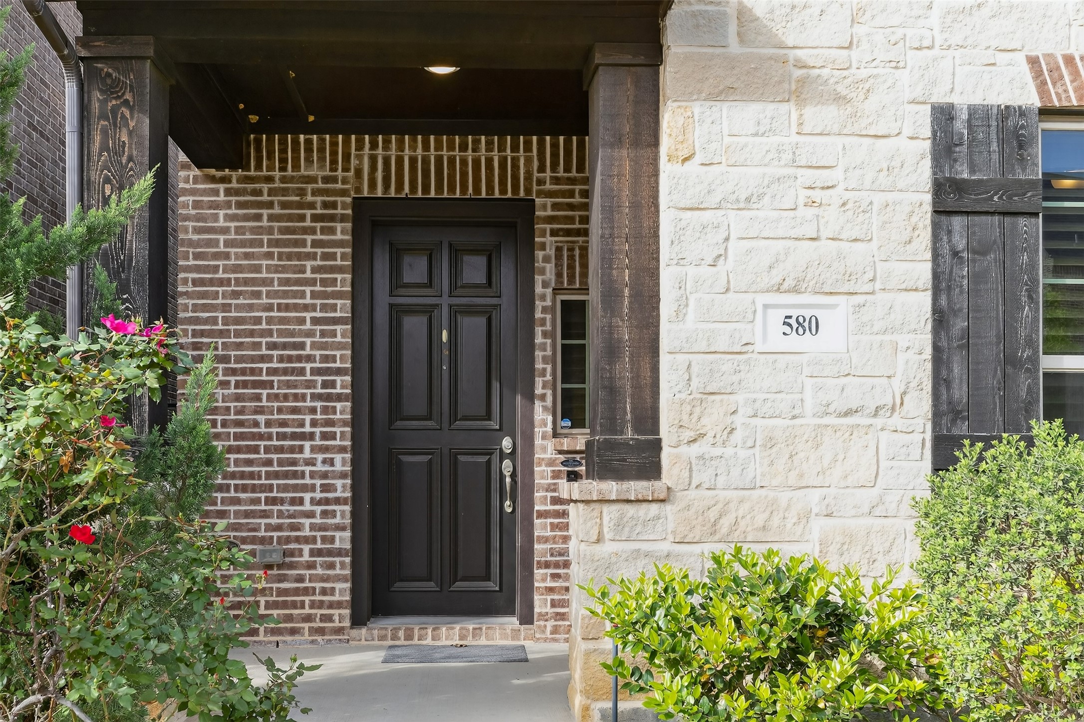 580 Courtyard Lane Irving TX 75039