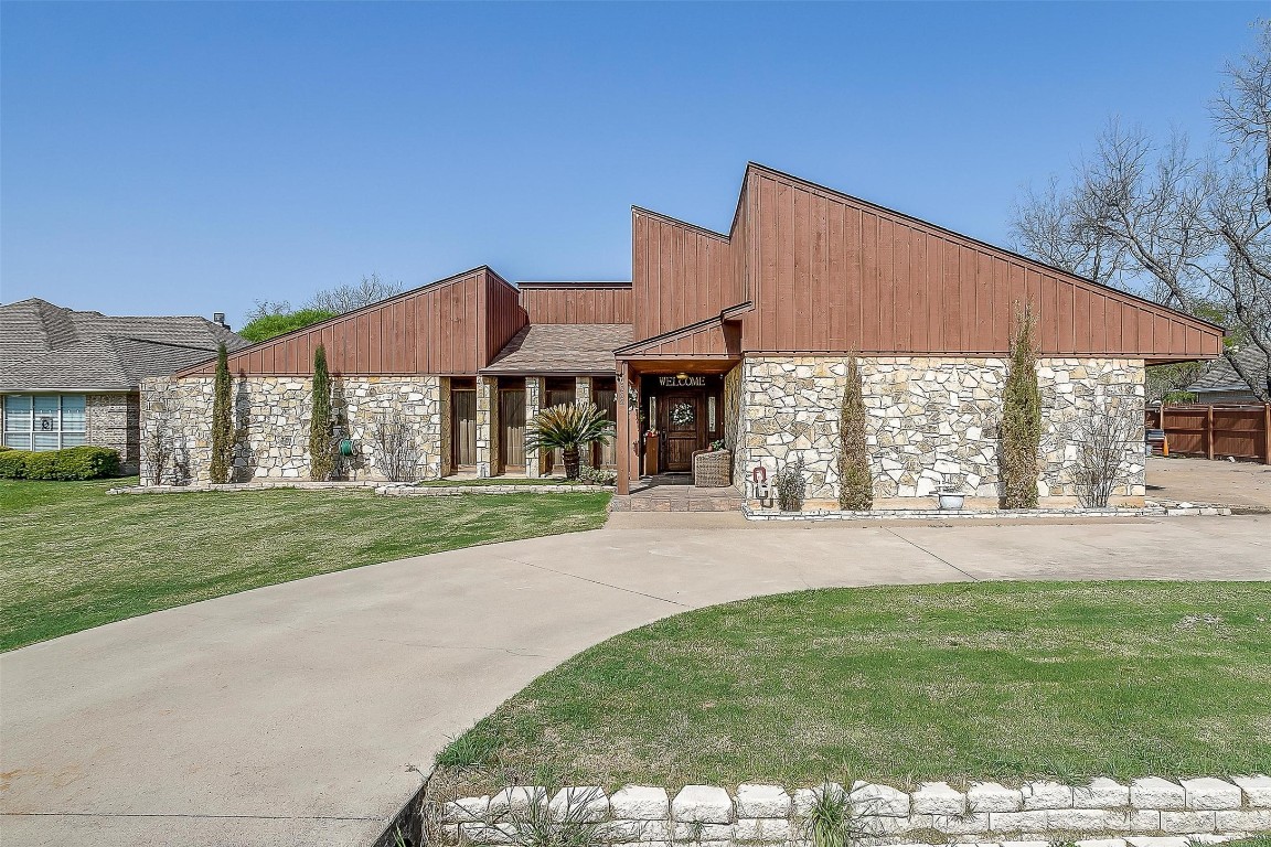 9002 Woodlawn Drive Granbury TX 76049