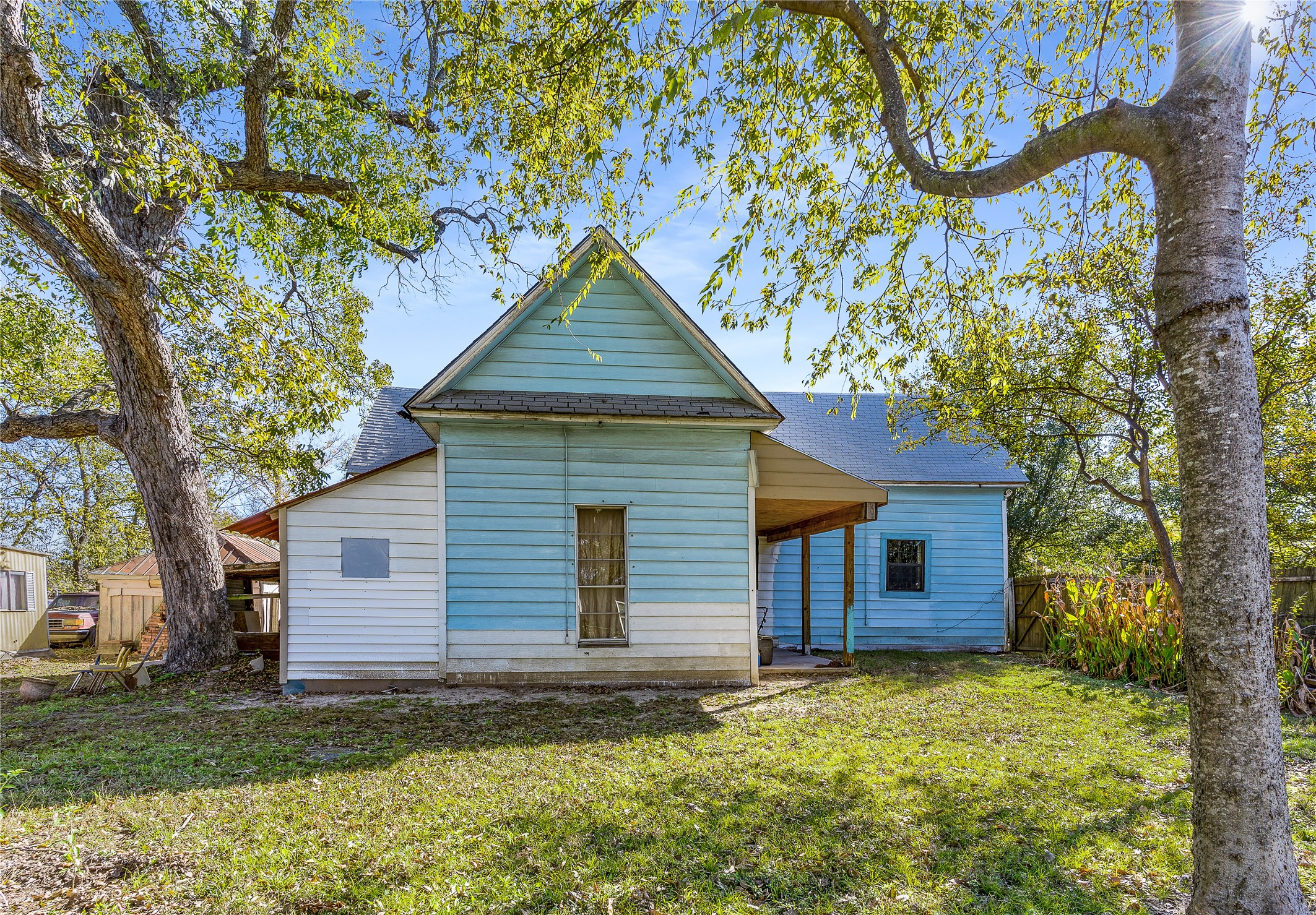 713 E College Street Terrell TX 75160