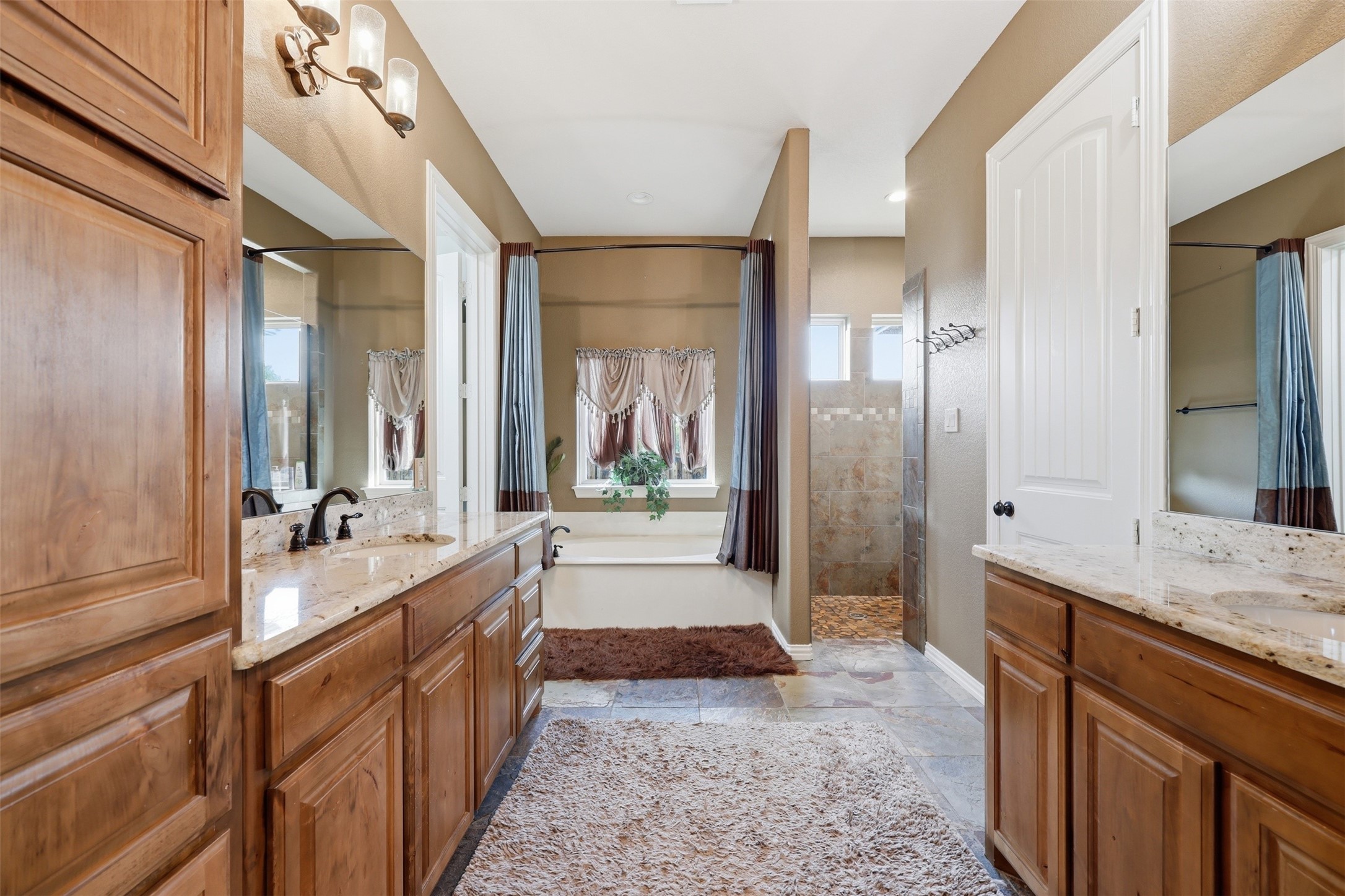 101 Signature Court Weatherford TX 76087