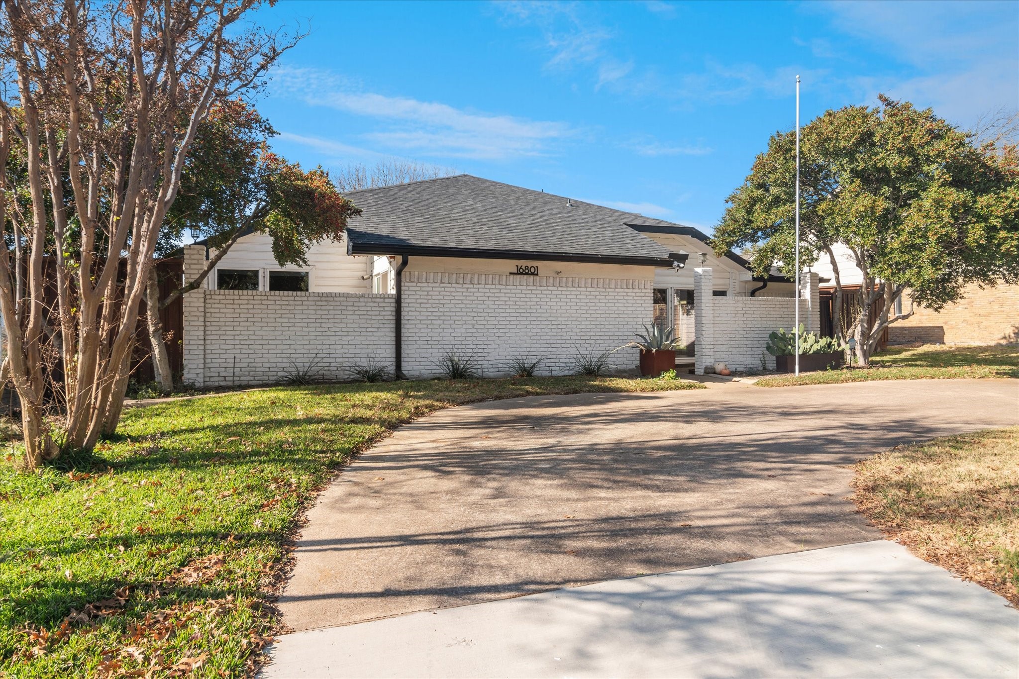 16801 Brushfield Drive Dallas TX 75248