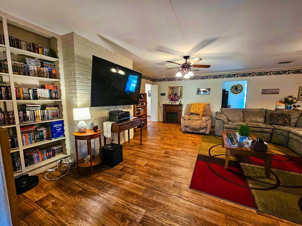 517 An County Road 147 Palestine TX 75801