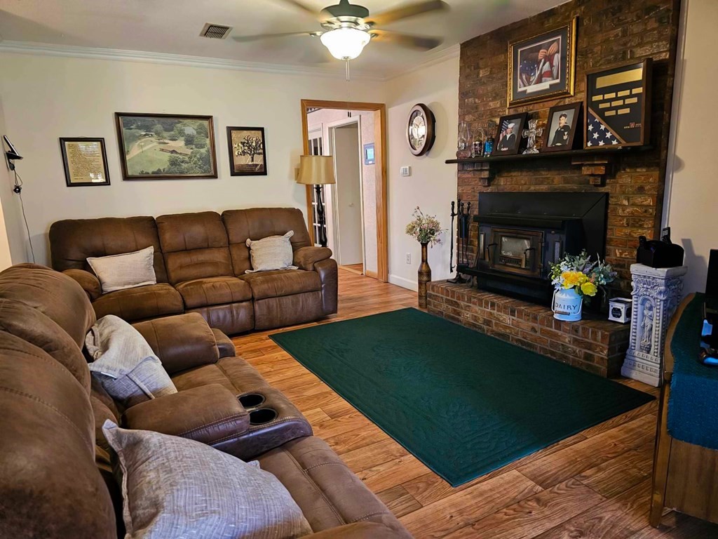 517 An County Road 147 Palestine TX 75801