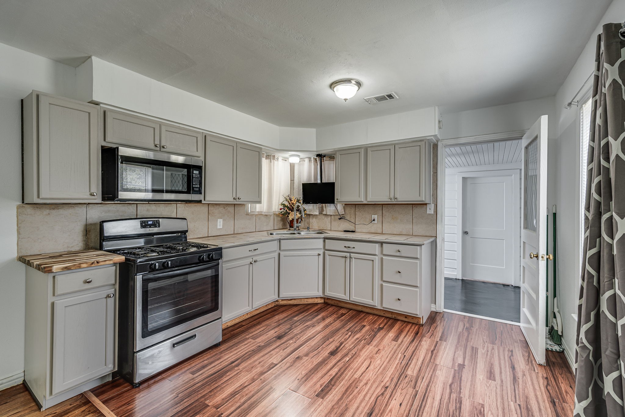 3212 Cedar Lake Drive Dallas TX 75227