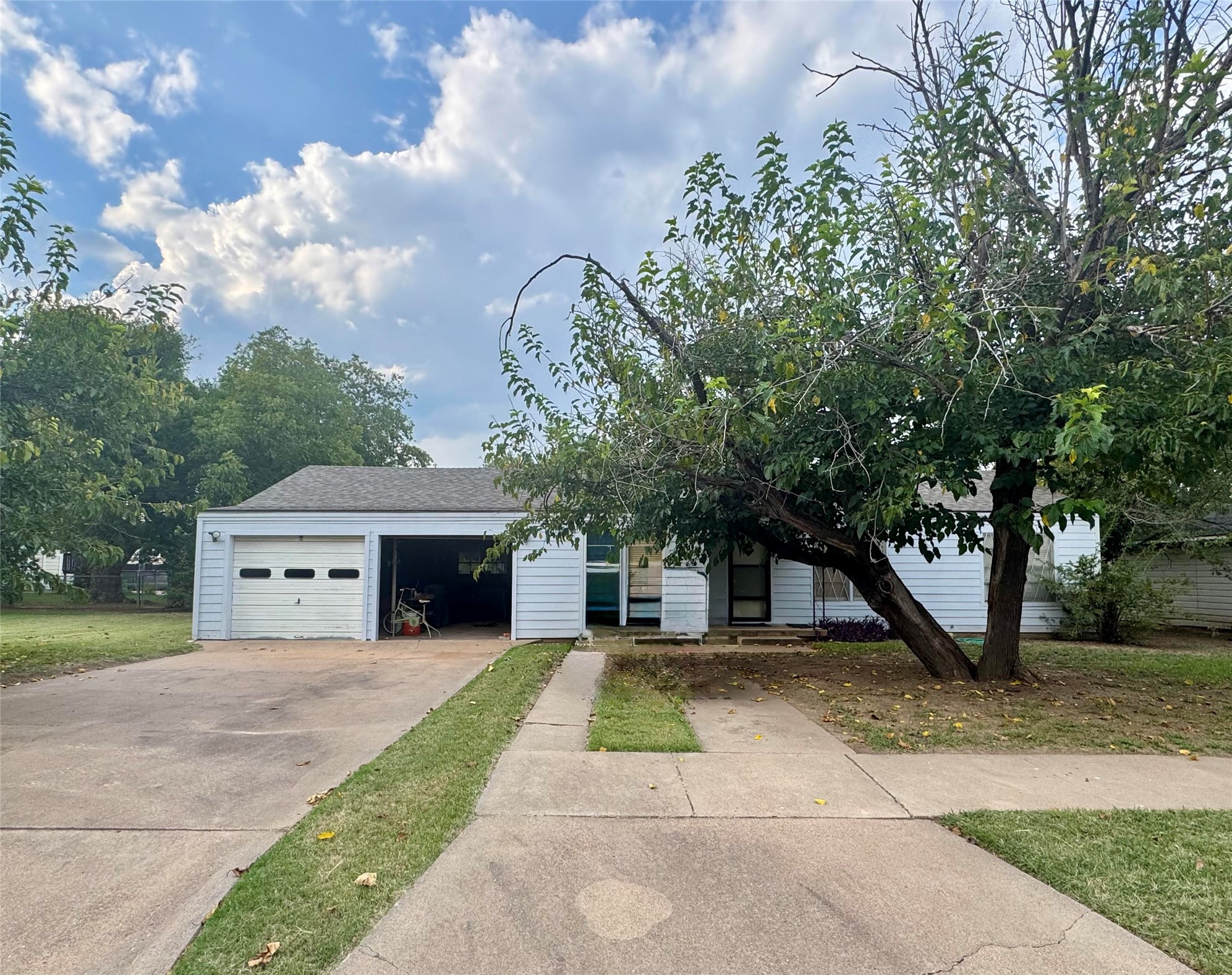 832 Rose Street Albany TX 76430