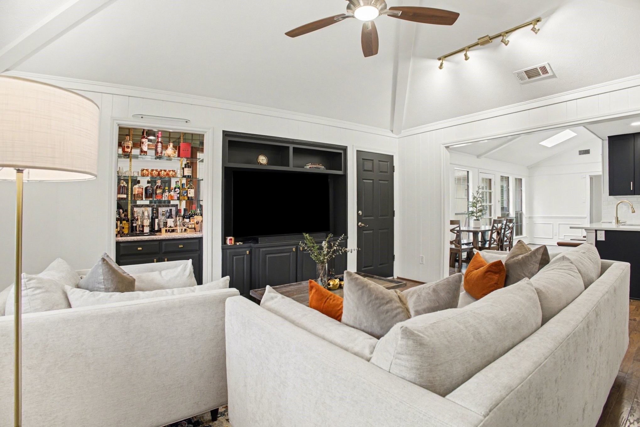 6419 Barfield Drive Dallas TX 75252