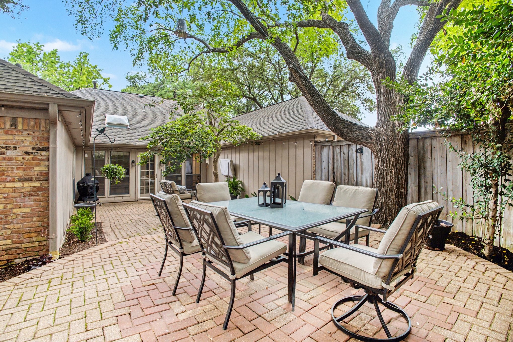6419 Barfield Drive Dallas TX 75252