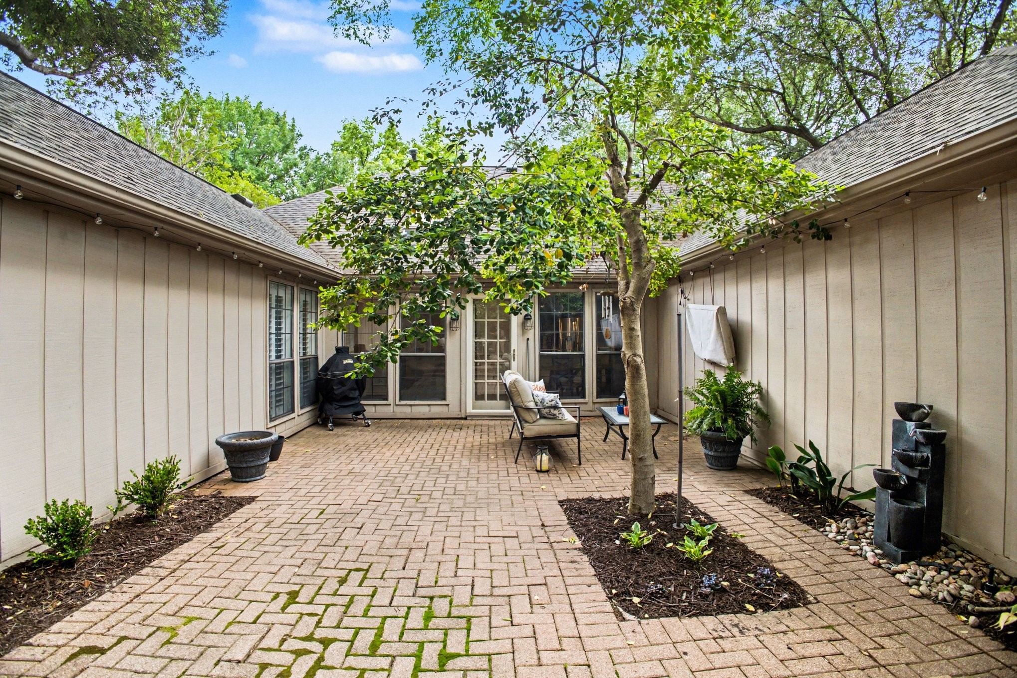 6419 Barfield Drive Dallas TX 75252