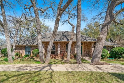 1137 Hidden Oaks Drive Bedford TX 76022