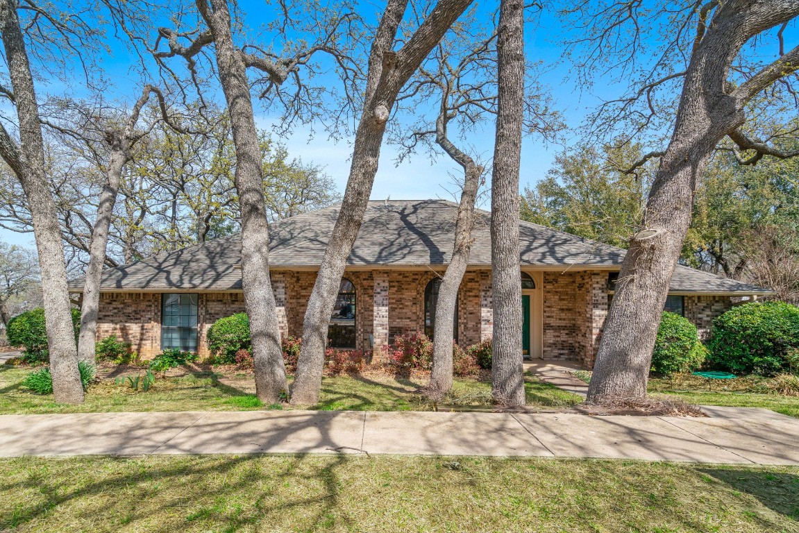 1137 Hidden Oaks Drive Bedford TX 76022
