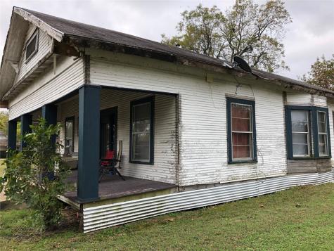 607 N Poplar Street Leonard TX 75452