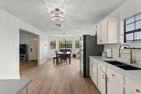 5418 Singleton Boulevard Dallas TX 75212