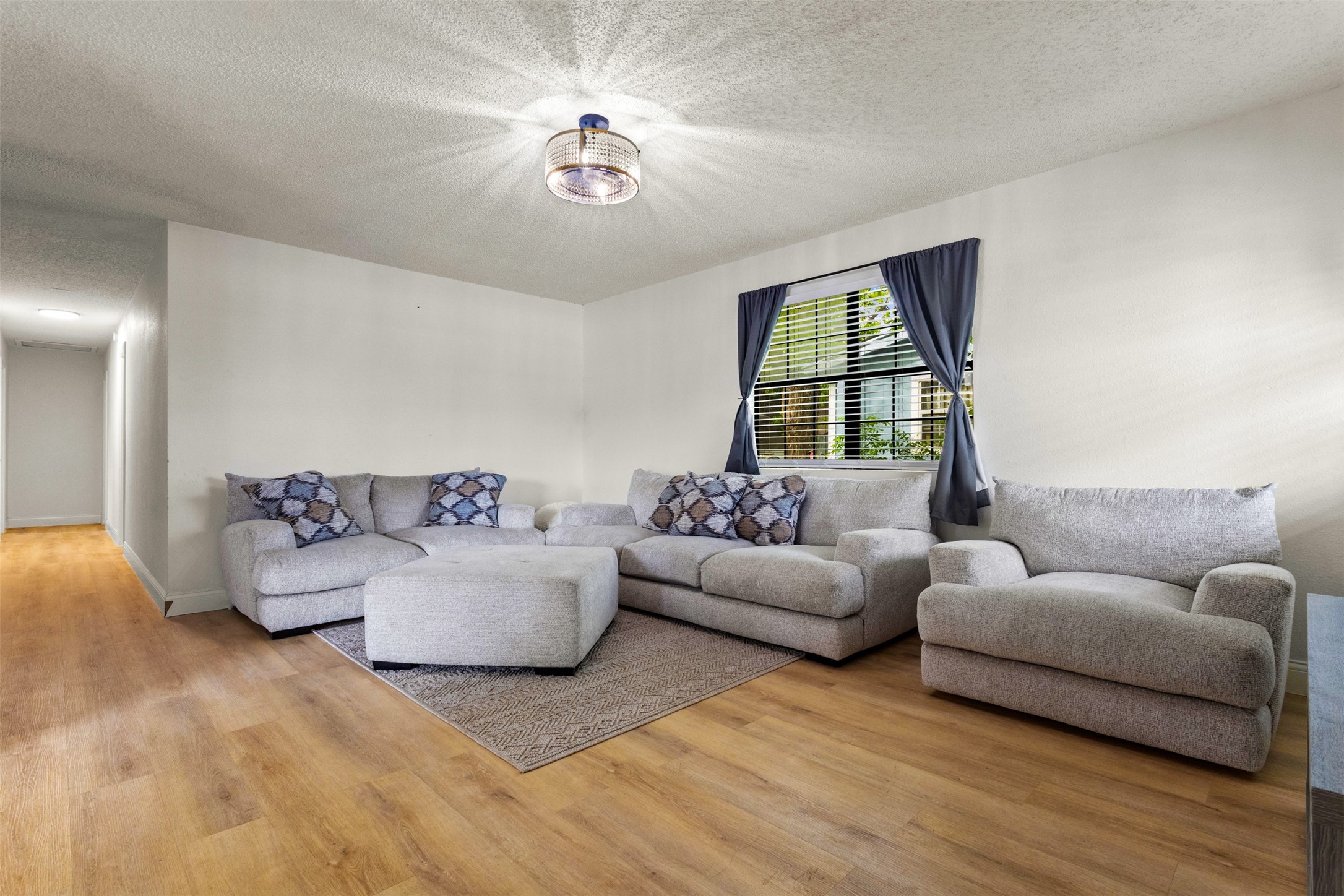 5418 Singleton Boulevard Dallas TX 75212