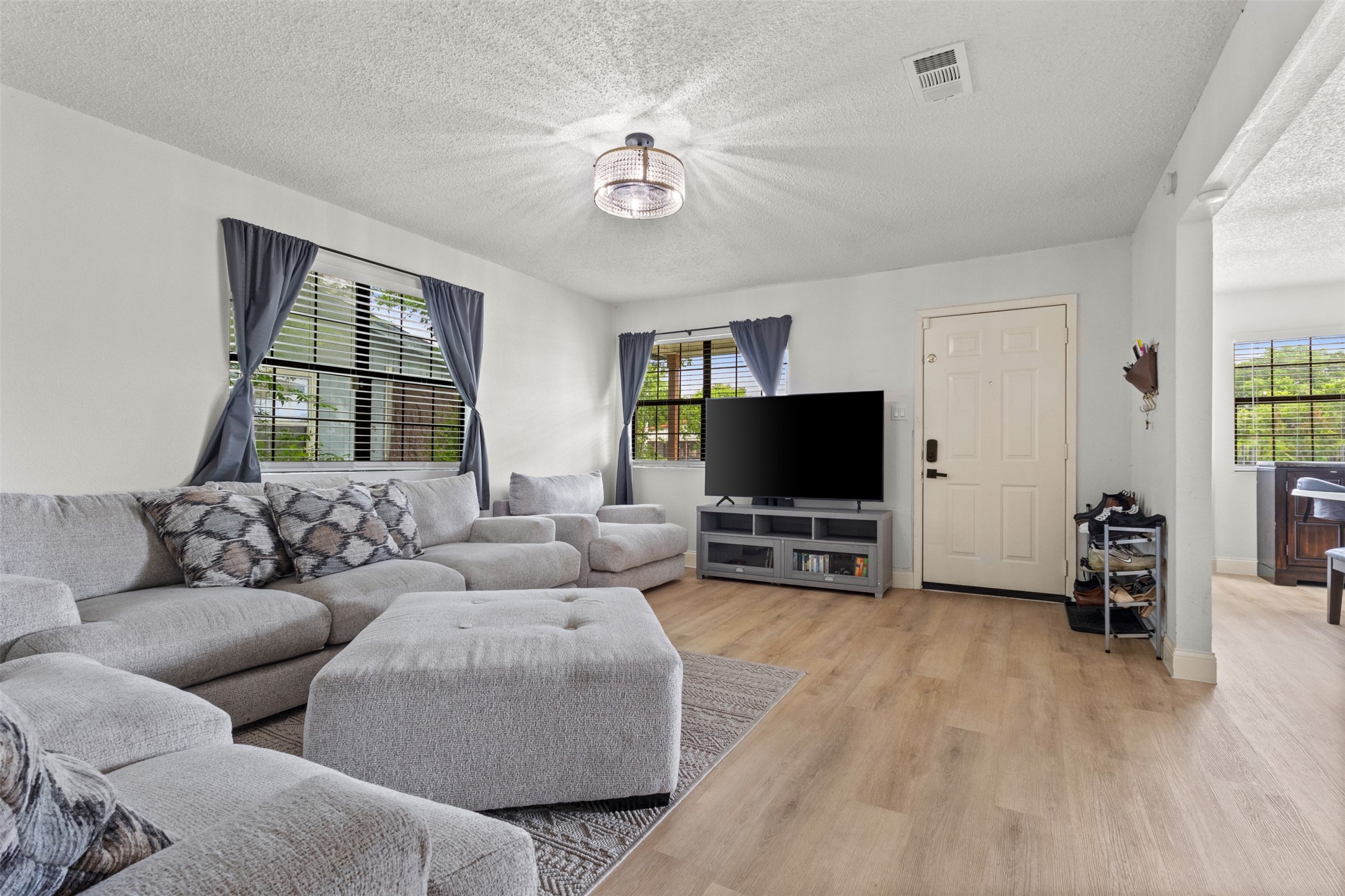 5418 Singleton Boulevard Dallas TX 75212