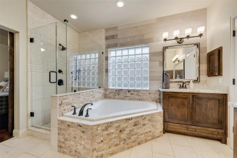 7071 Surfside Lane Grand Prairie TX 75054
