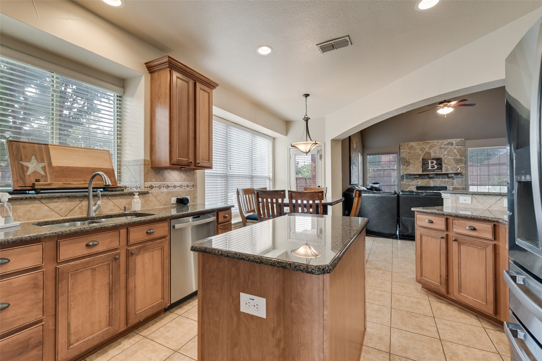 7071 Surfside Lane Grand Prairie TX 75054
