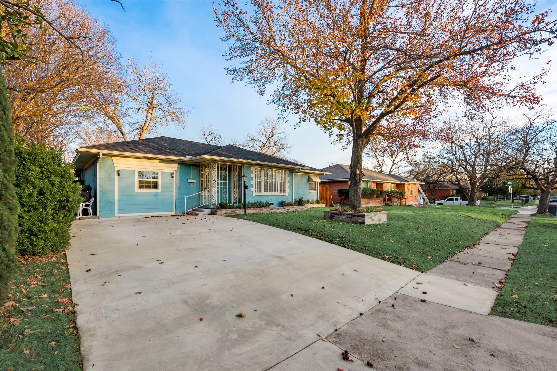 1910 Hillburn Drive Dallas TX 75217