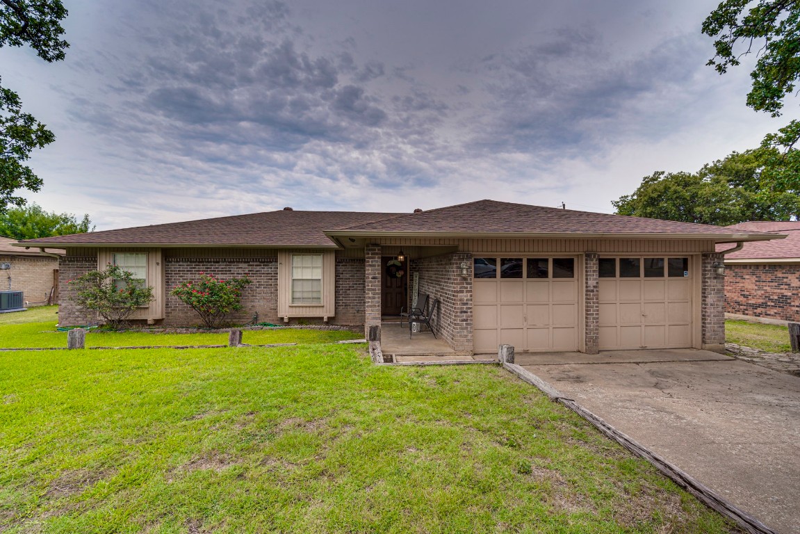 2302 Stockbridge Court Pantego TX 76015