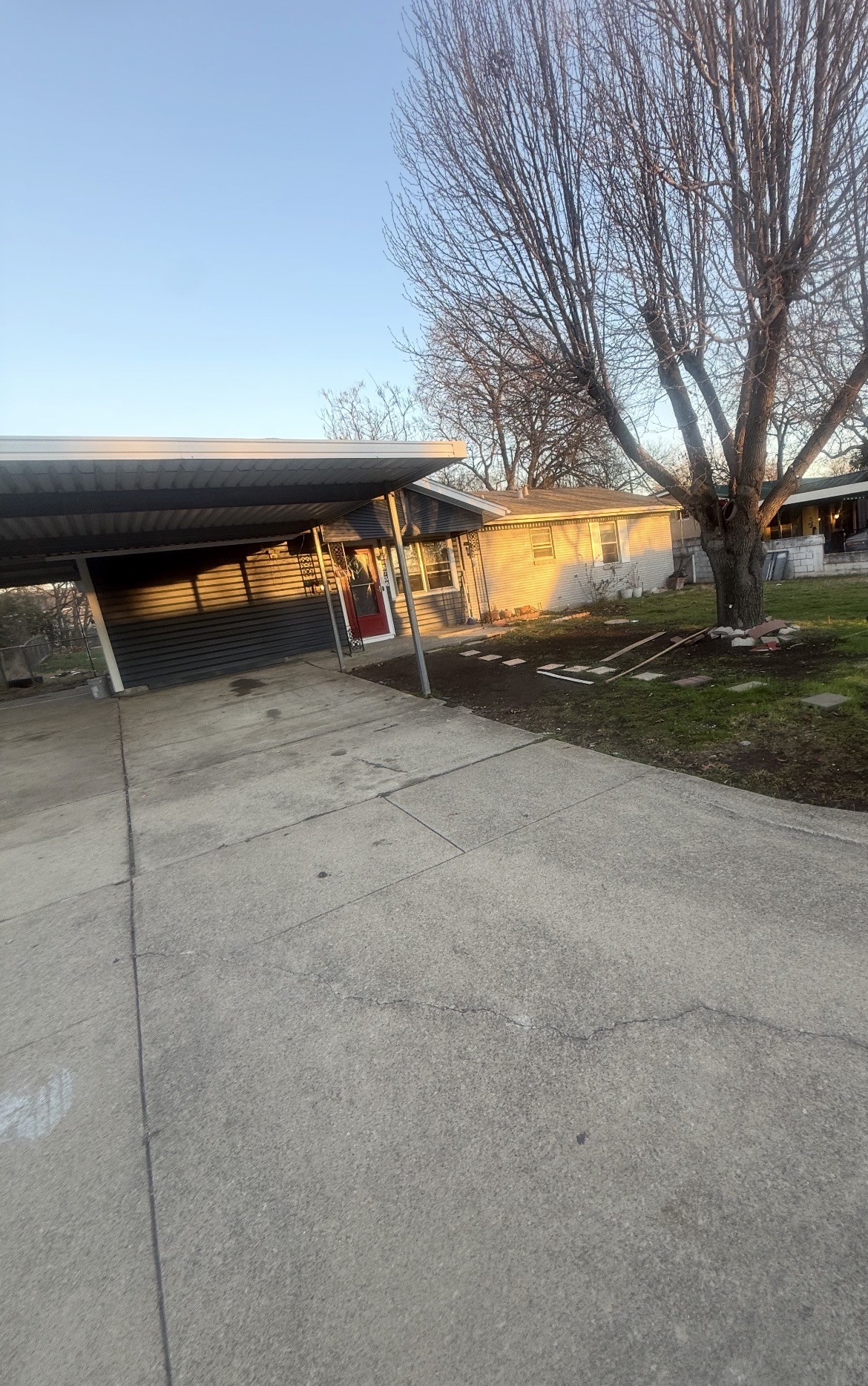 3736 Earle Drive Haltom City TX 76117