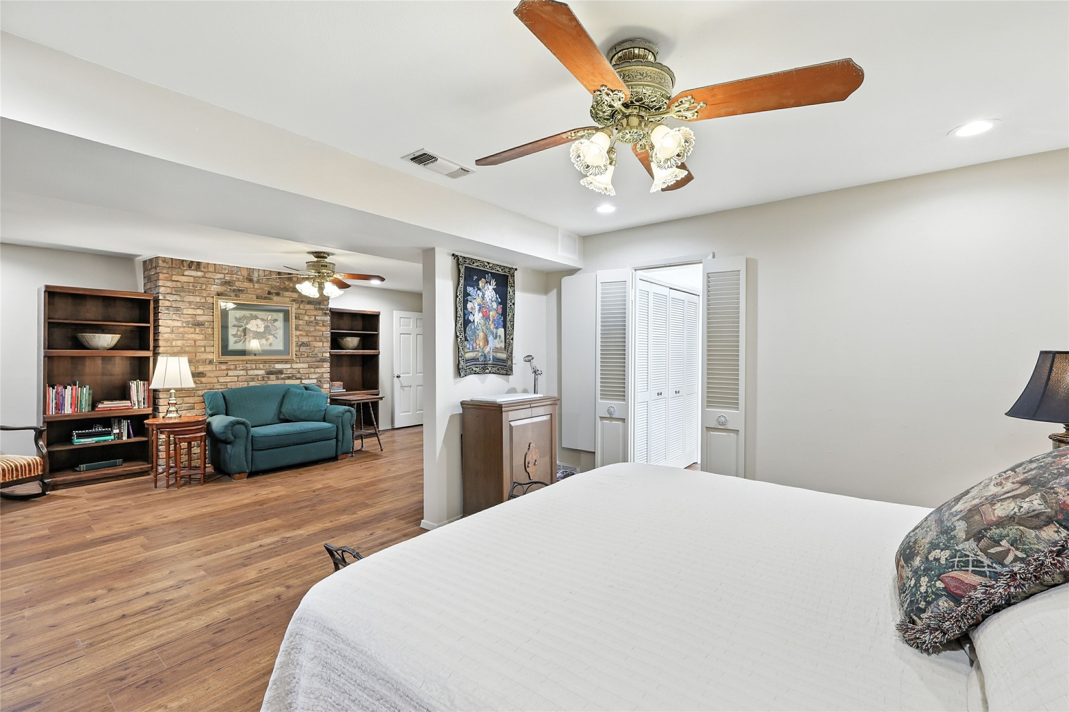 4165 Shady Valley Drive Arlington TX 76013