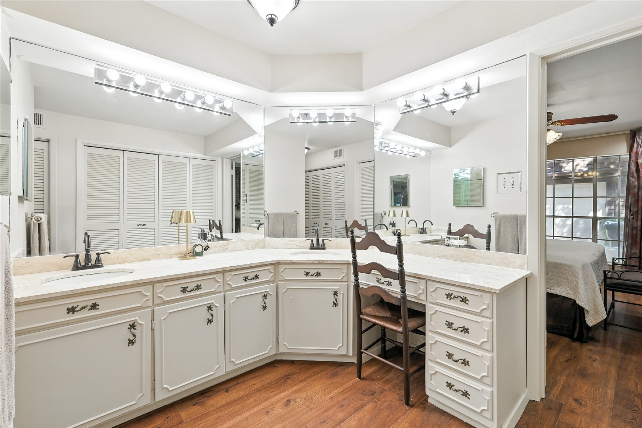 4165 Shady Valley Drive Arlington TX 76013