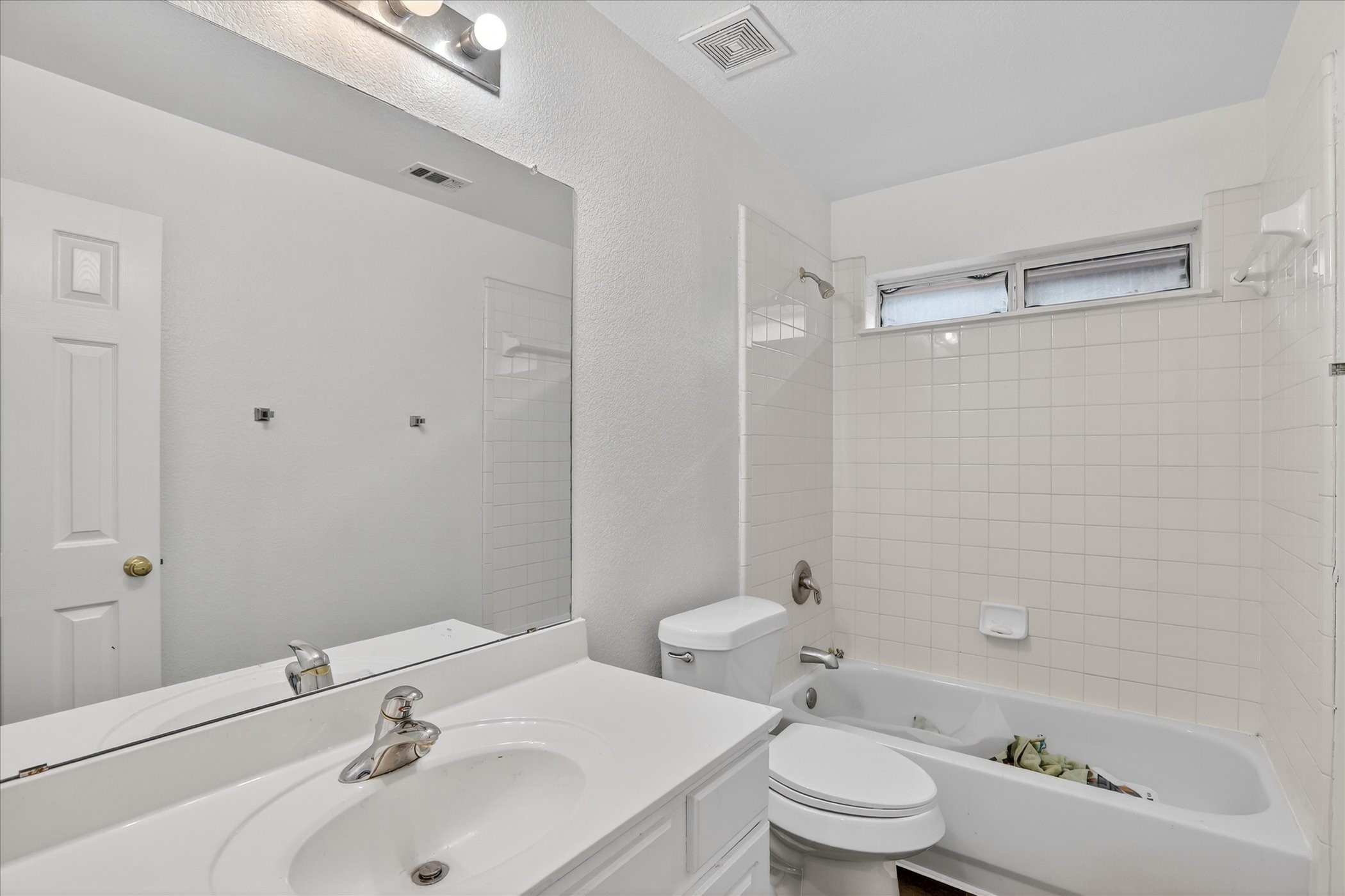 8417 Romanway Drive Dallas TX 75249