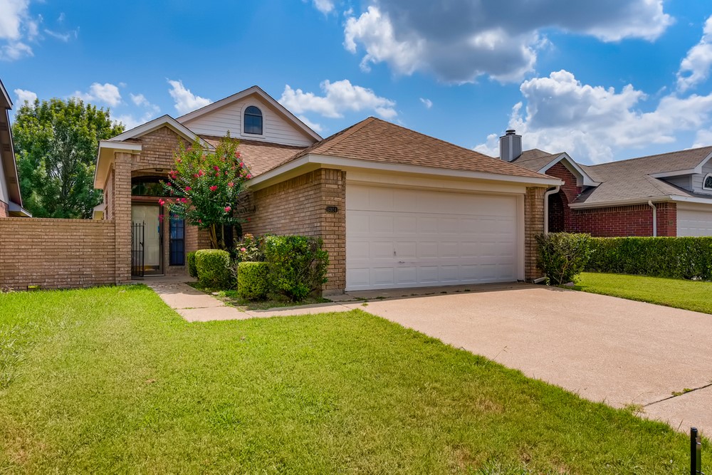 6924 Aston Drive North Richland Hills TX 76182
