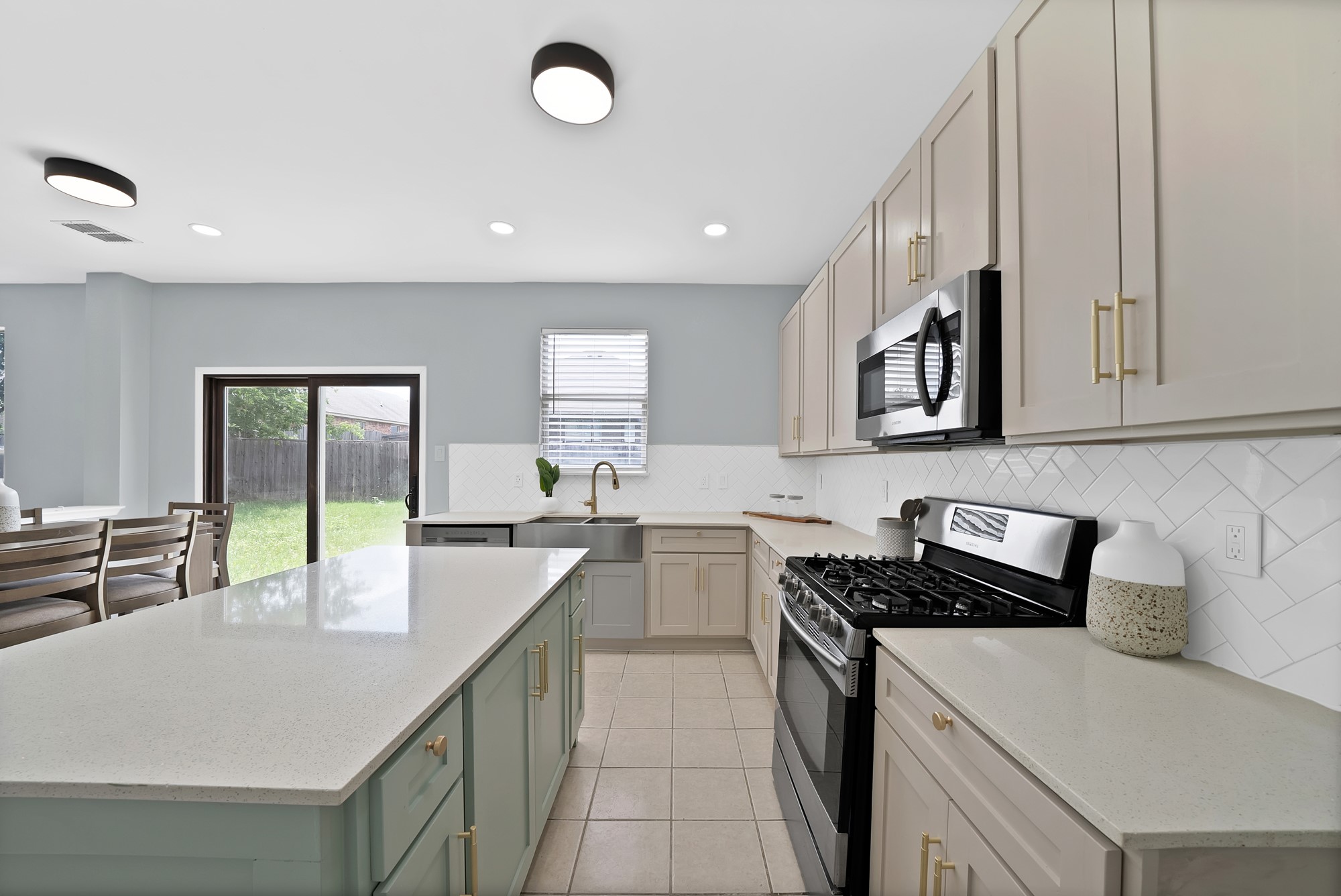 137 Heritage Drive Crowley TX 76036
